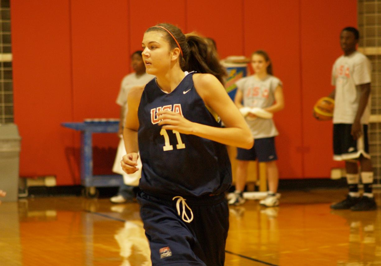 Megan Buckland Running 09 USA BBall