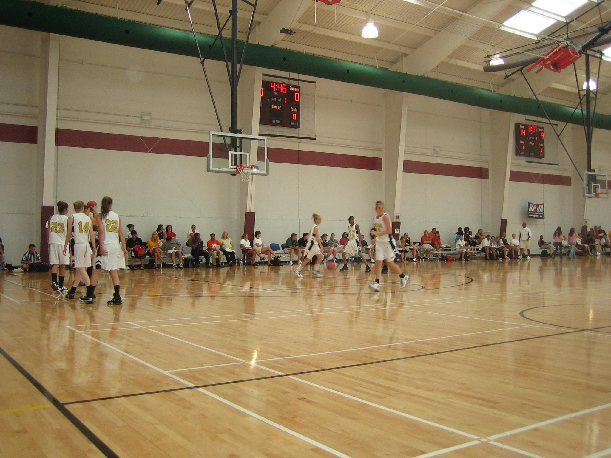 Stealers Warm Up In Front Of Recruiters
