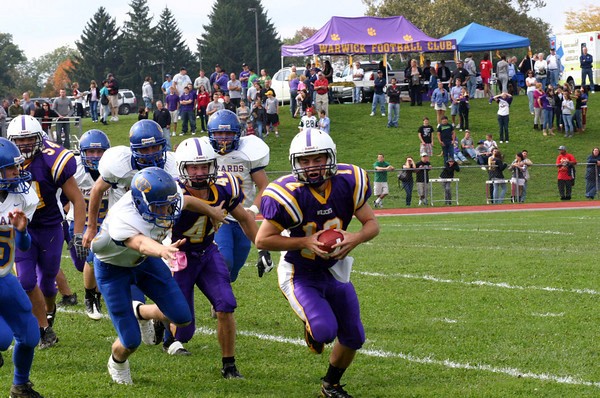 Rian White scrambles