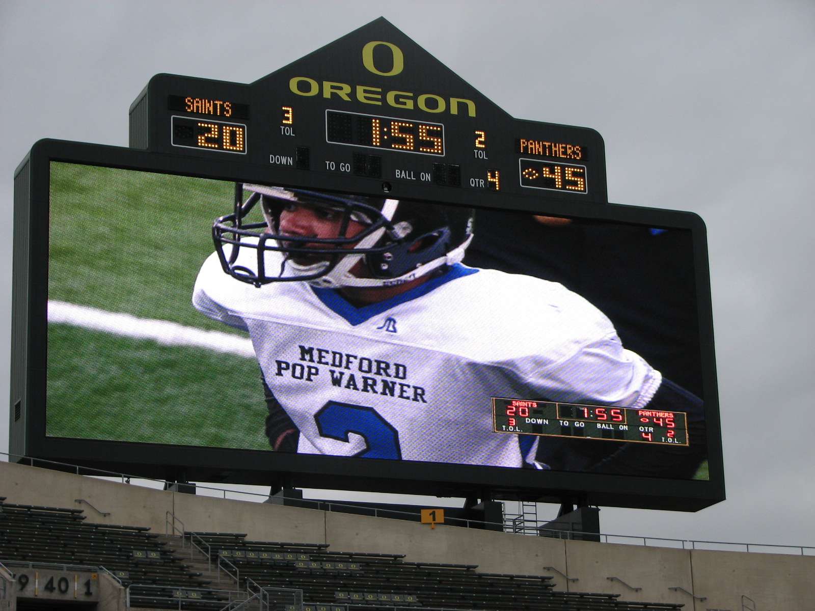2011.11.13 JM White Panthers Autzen (31).jpg