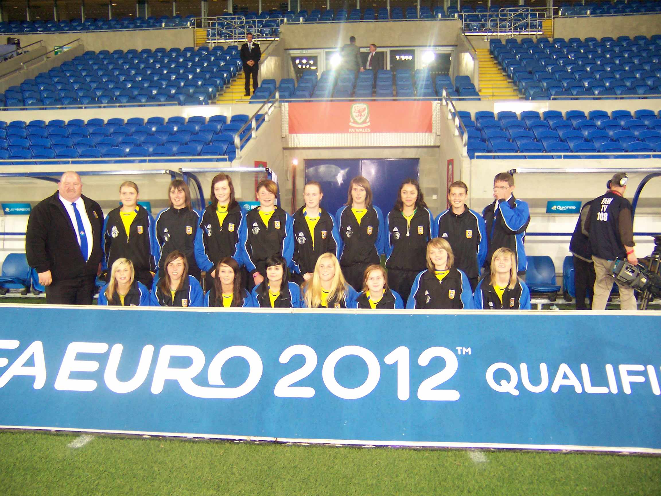 Ball Girls @ International.
