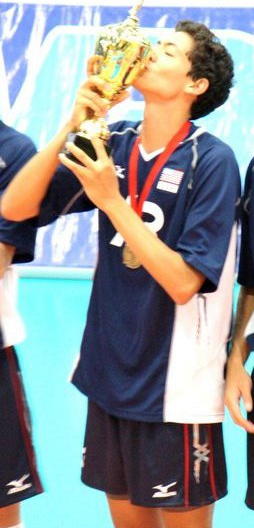 Matt Kissing the Trophy