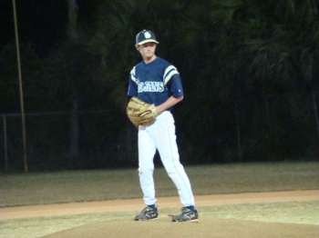 Mikie Howard pitching