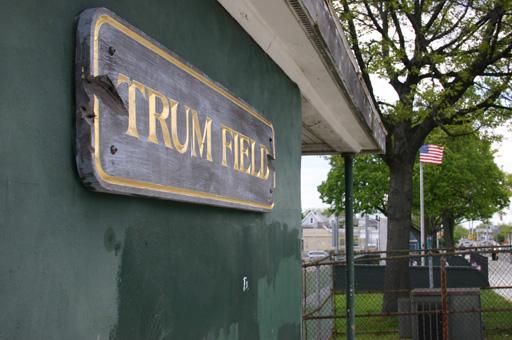 trum f sign