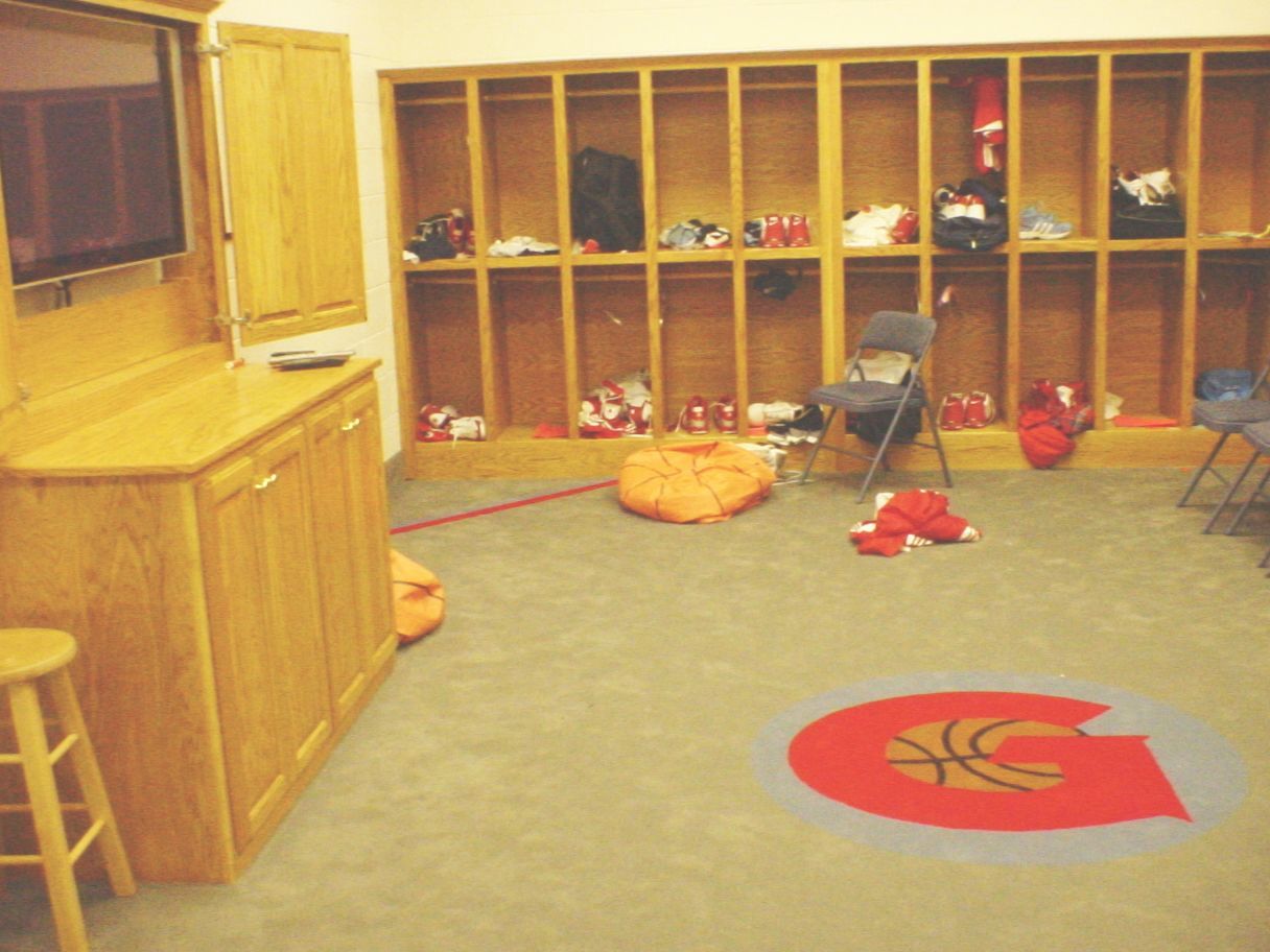 GLENDALE LOCKERROOM #103