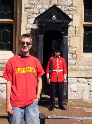 PW-EU-EN_TowerOfLondonGuard