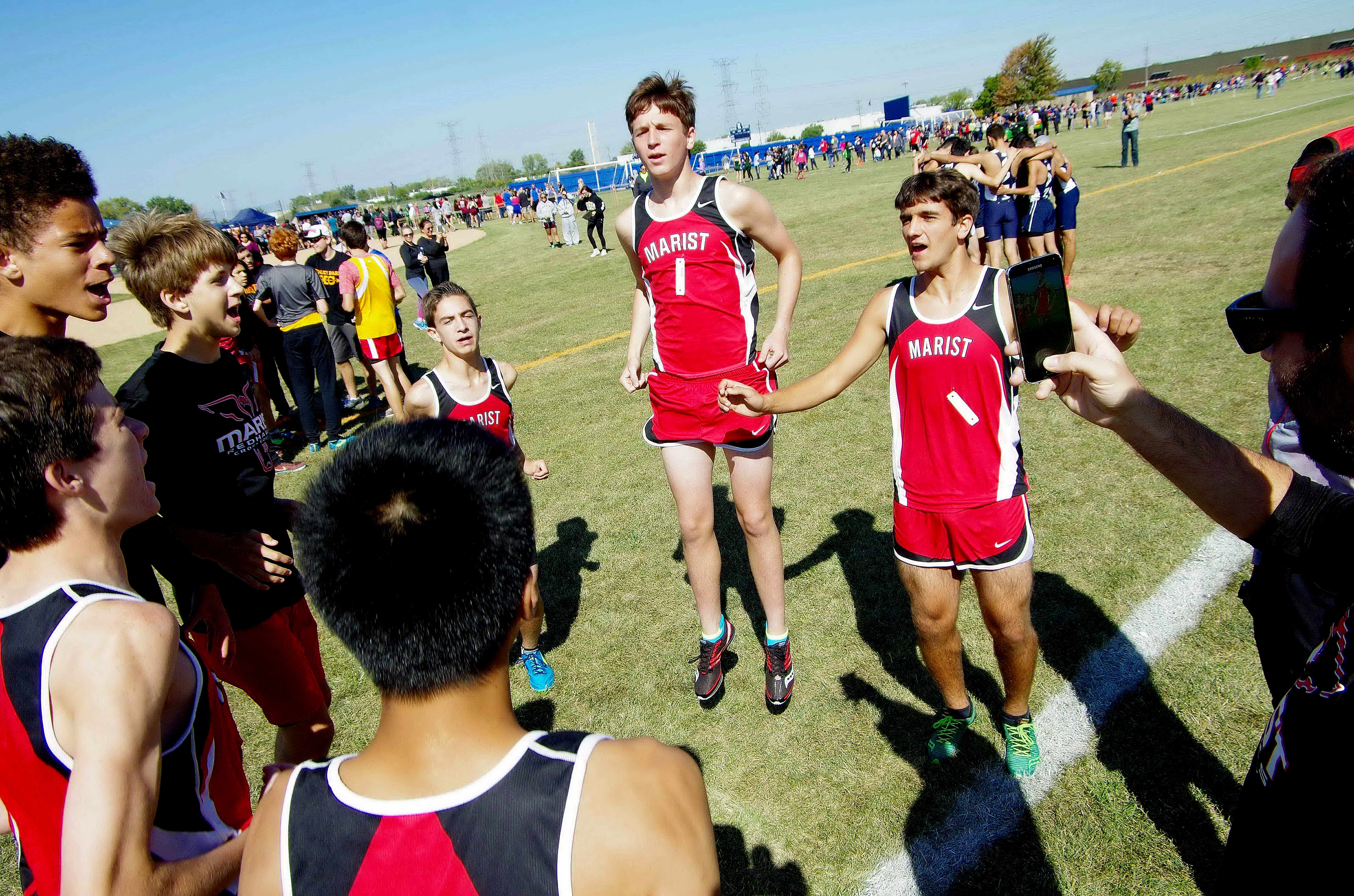 VarsityTeamHuddleRR134