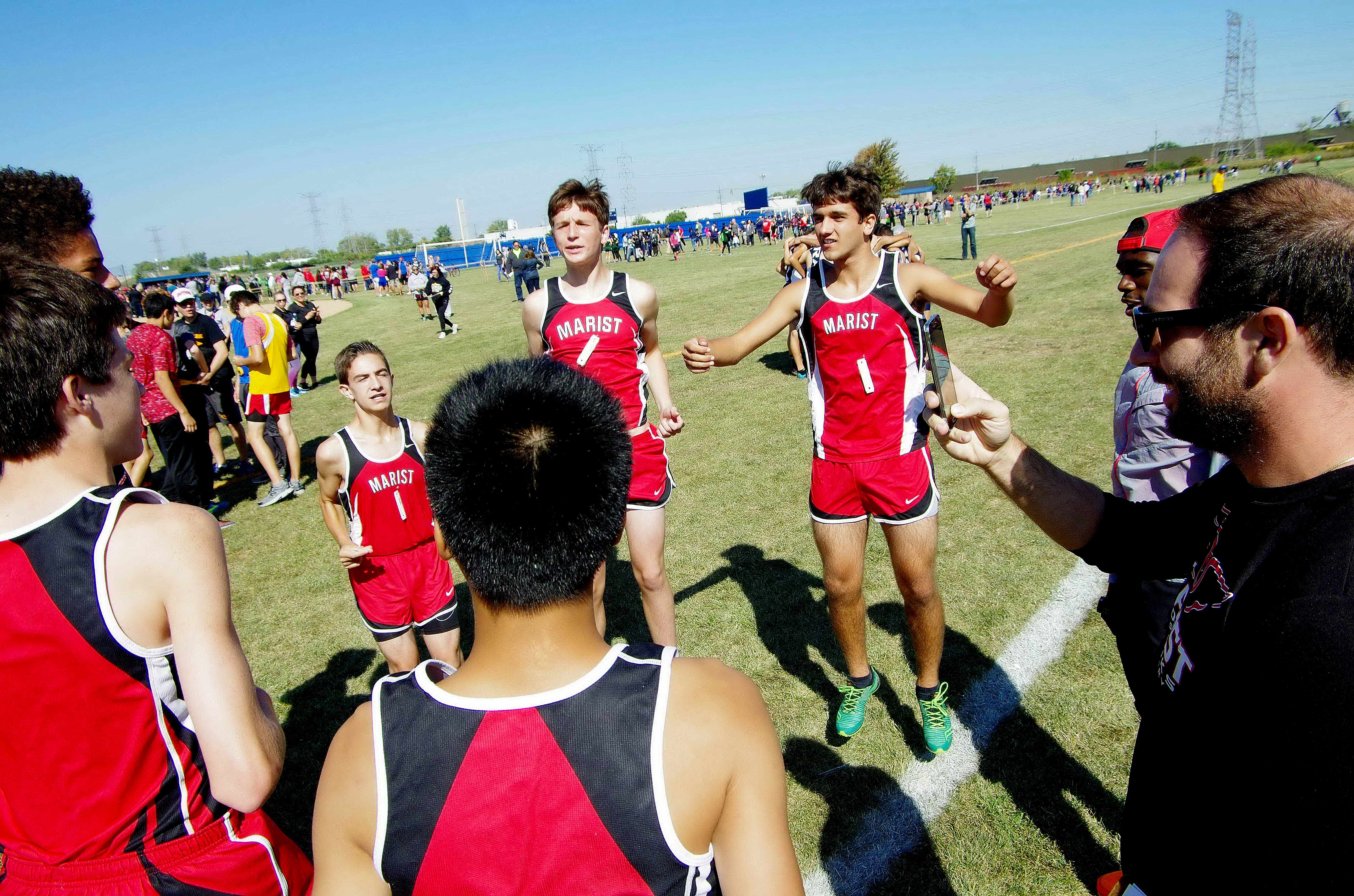 VarsityTeamHuddleRR135