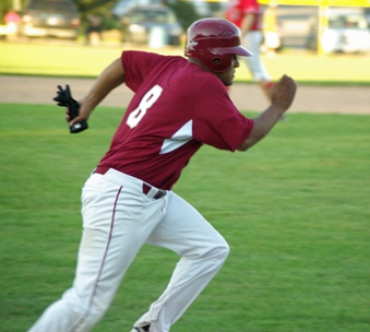Juan Portes scores third run